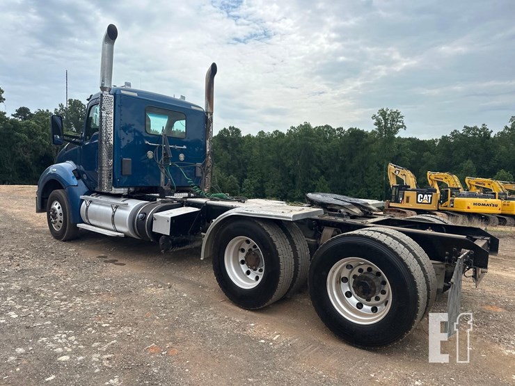 2015-kenworth-t880-image-8