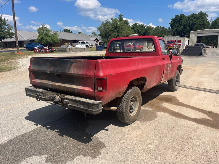 1986-chevrolet-custom-deluxe-image-3