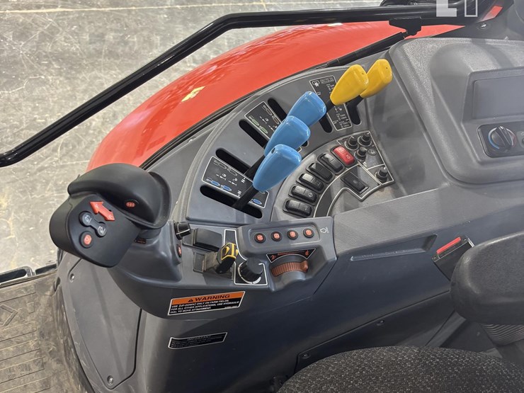 kubota-m7-132-image-17