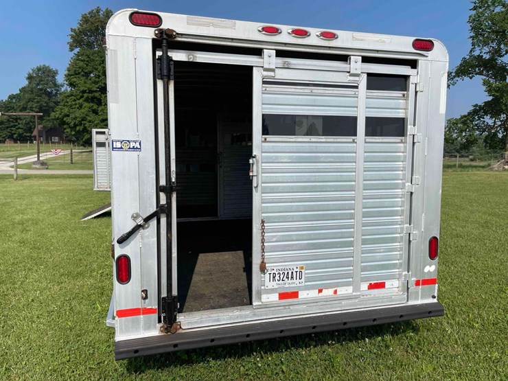 2006-8’x28’-c&c-aluminum-livestock-trailer-image-26