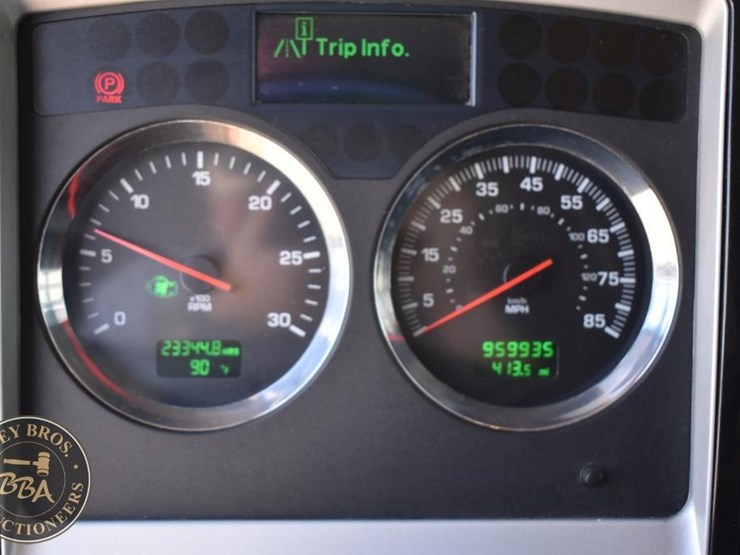 2011-kenworth-t660-image-100