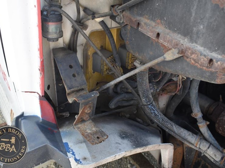 1999-freightliner-fl60-image-45