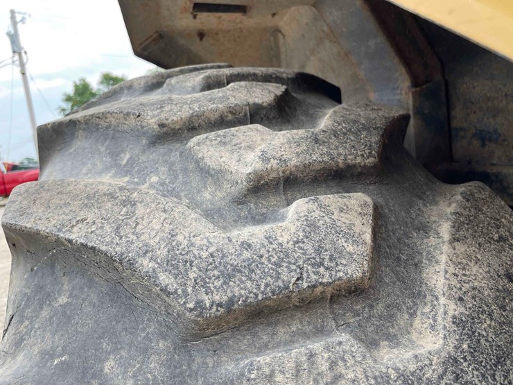 caterpillar-416b-image-32