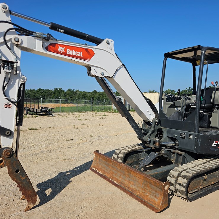 #20718 • 2022 Bobcat E42 Excavator