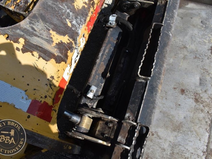 2018-caterpillar-262d-image-56