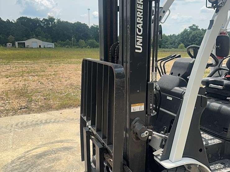 uni-carriers-5-ton-forklift-image-9