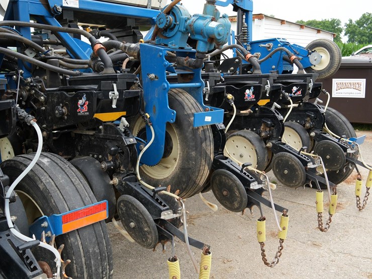 2013-kinze-3600asd-image-22