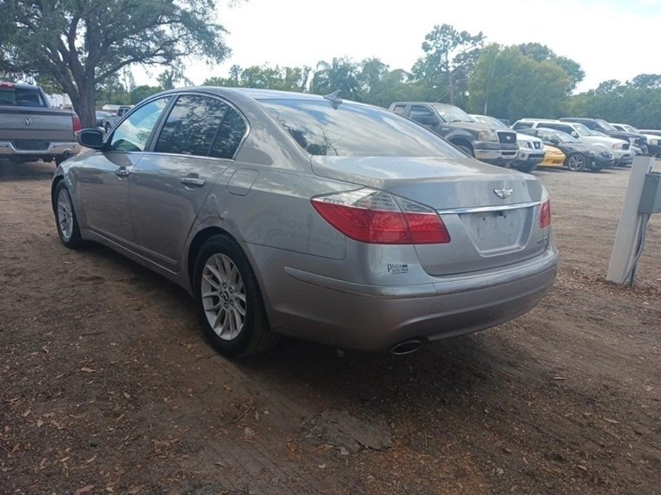 2009-hyundai-genesis-runs/moves-3.8l-v6-image-7