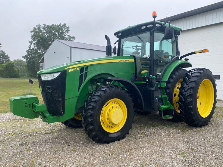 2016-john-deere-8245r-image-3