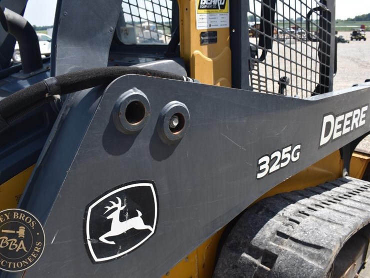 2019-deere-325g-image-45
