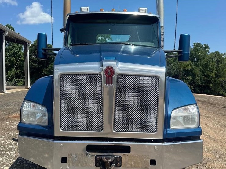 2018-kenworth-t880-image-2
