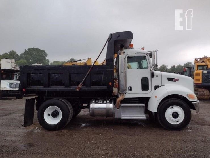 2008-peterbilt-335-image-3