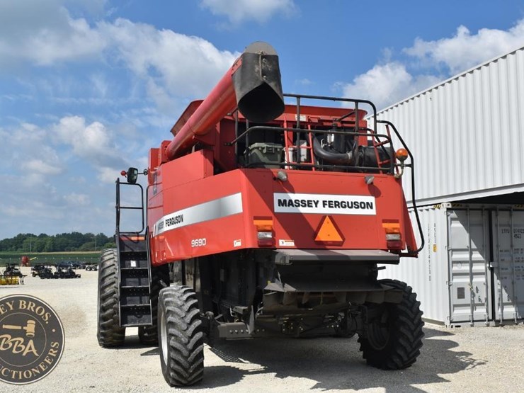 2007-massey-ferguson-9690-image-13