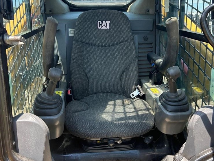 2015-caterpillar-279d-image-10