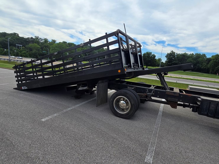 2004-ford-f650-image-114