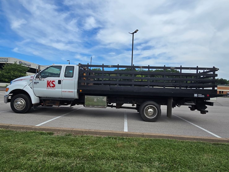 2004-ford-f650-image-12