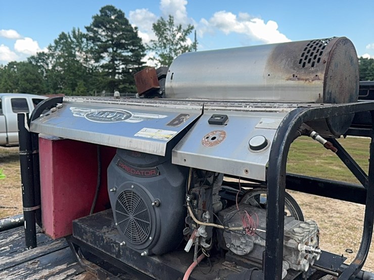 20-foot-gooseneck-with-pressure-wash-equipment-image-6