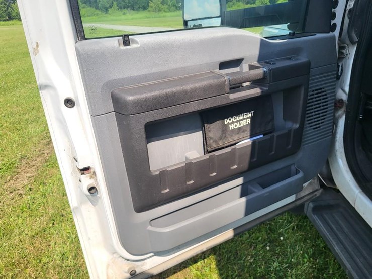 2012-ford-f550-xl-image-54