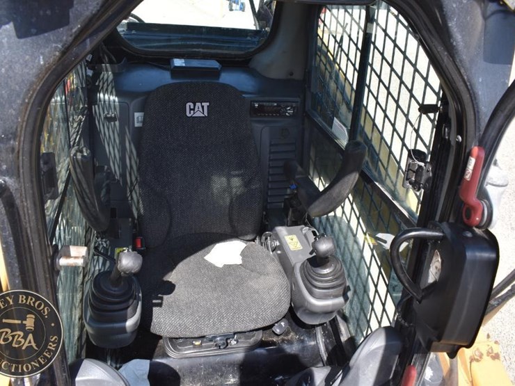 2018-caterpillar-262d-image-54