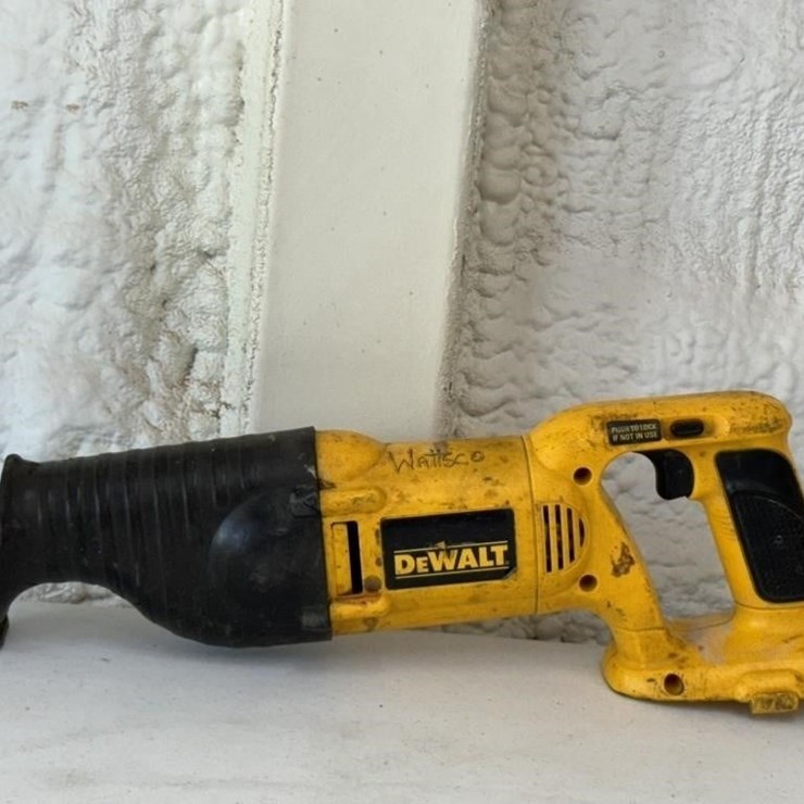 De-Walt 18-Volt Cordless Reciprocating Saw