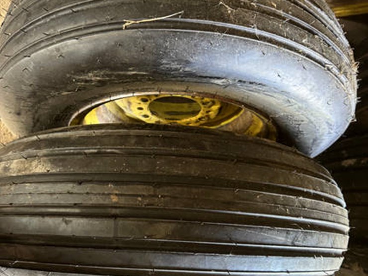 #1416-•-2---9.5l-15-tires-&-rims-image-2