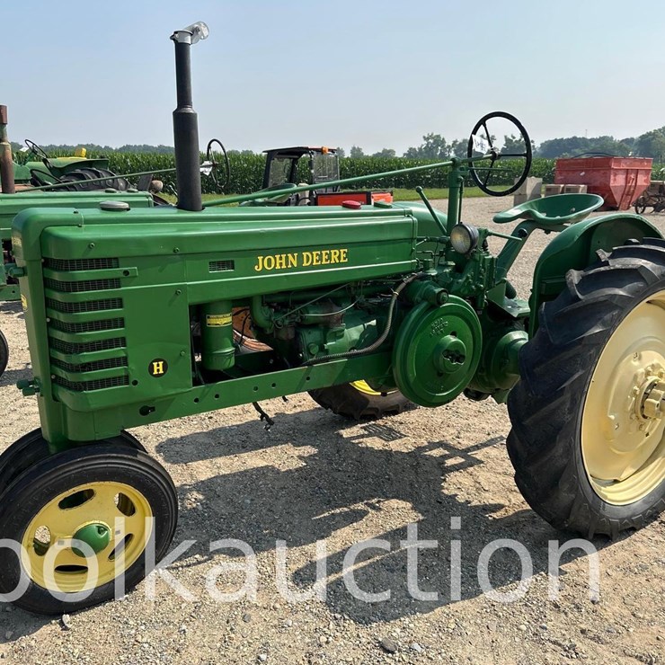 JOHN DEERE H