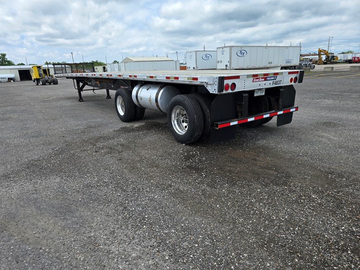 2015-great-dane-48'-x-102"-image-27