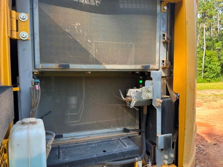 2018-deere-245g-lc-image-30