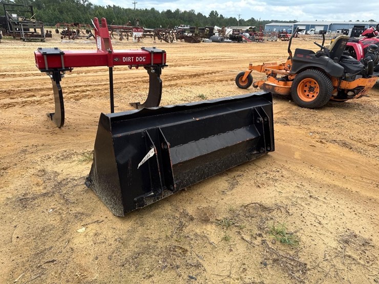152---5'-bucket-for-tractor-image-3