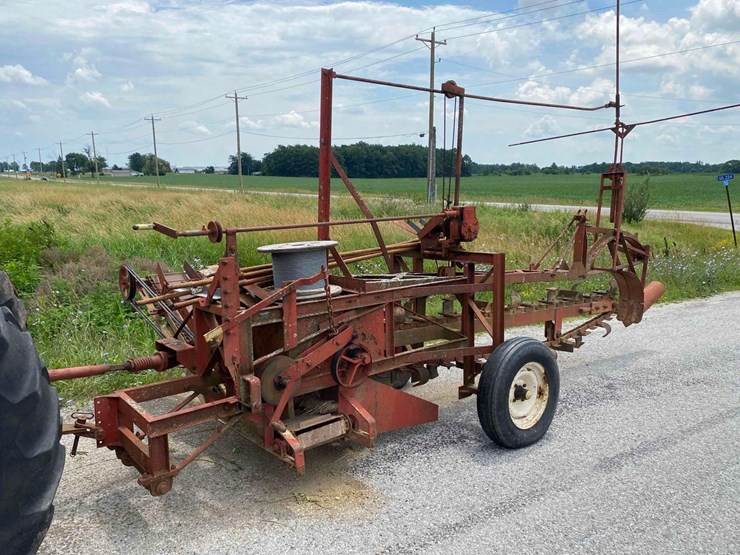 vermeer-model-12-pto-field-tiling-machine-image-1