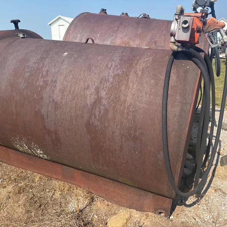Tag #252, 500 gal skid fuel tank