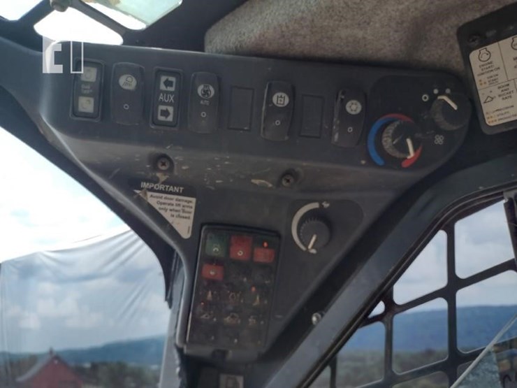 2020-deere-333g-image-9