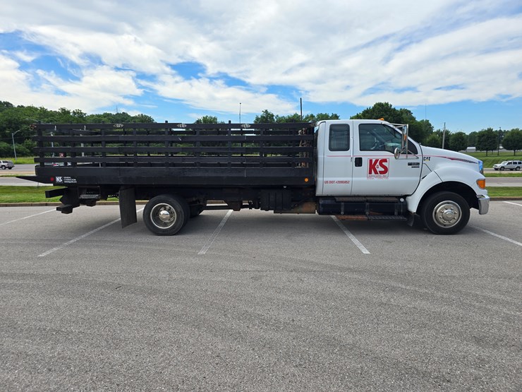 2004-ford-f650-image-35