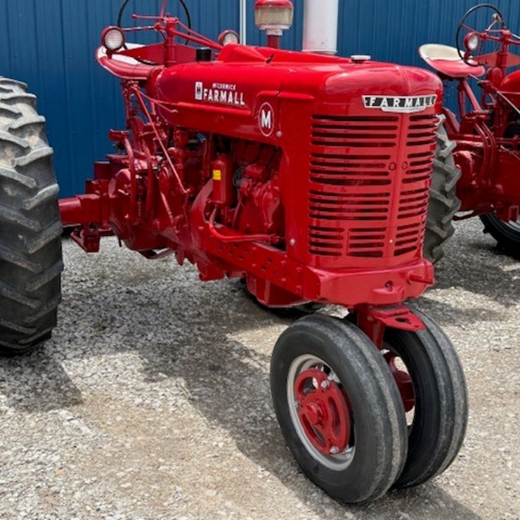 IH M 1947 - Narrow Front, New Paint, Serial #148569