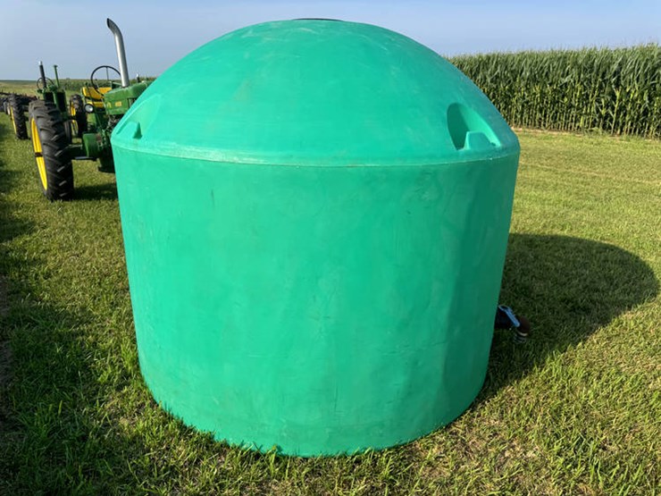 #1418-•-1600-gal-poly-water-tank-image-4