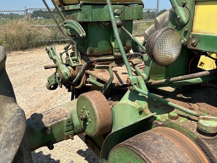 john-deere-620-image-12