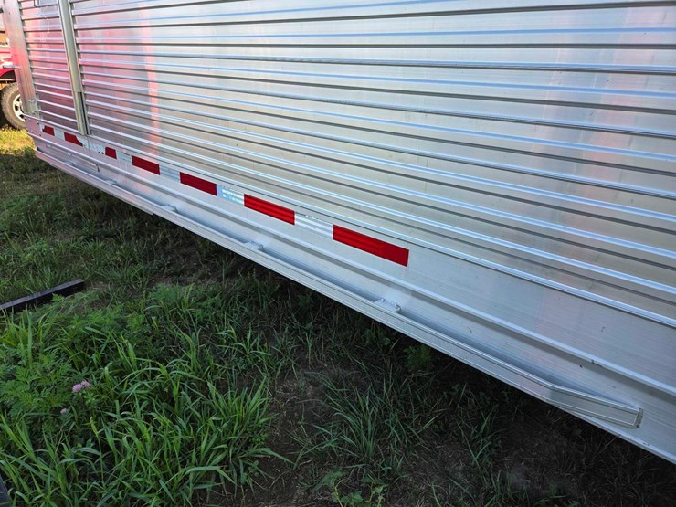 2017-8'x24'-eby-aluminum-livestock-trailer-image-31