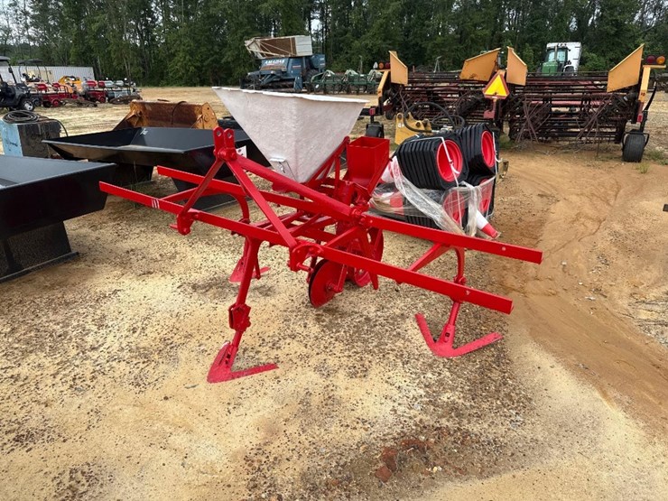 111---tp---46-single-row-planter-image-2