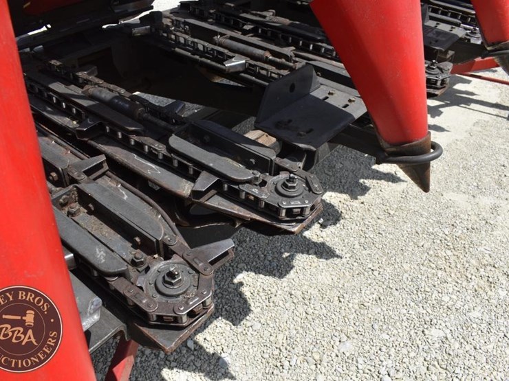 2011-massey-ferguson-830-image-21