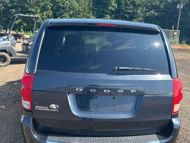 2013-dodge-grand-caravan-image-5