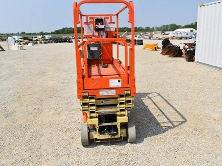 2016-jlg-1930es-image-7