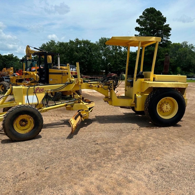 1982 JOHN DEERE A