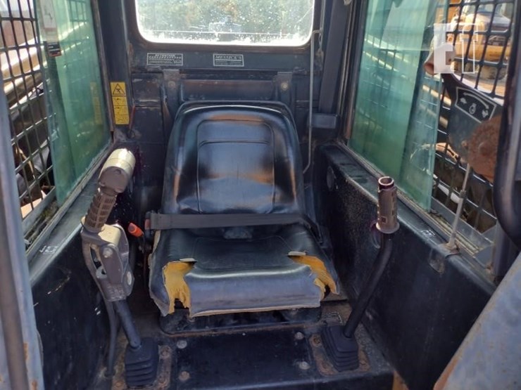 new-holland-lx885-image-11