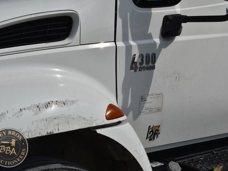 2006-international-durastar-4300-image-20