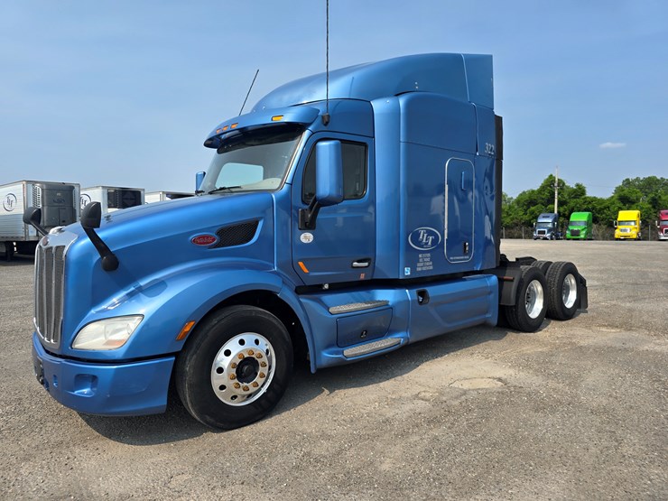 2019-peterbilt-579-image-4