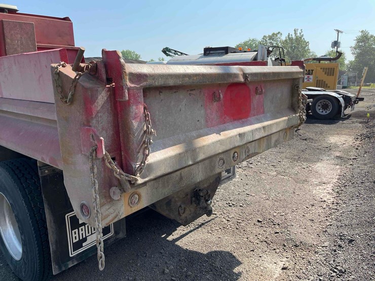 2004-kenworth-t300-single-axle-dump-truck-image-17