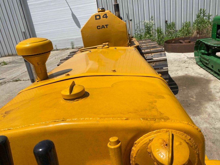 caterpillar-22-ag-crawler-image-15