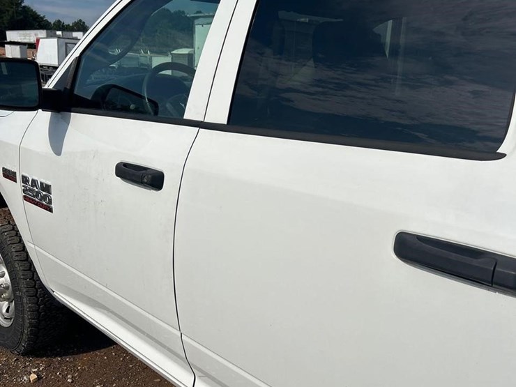 2016-ram-2500-hd-image-9