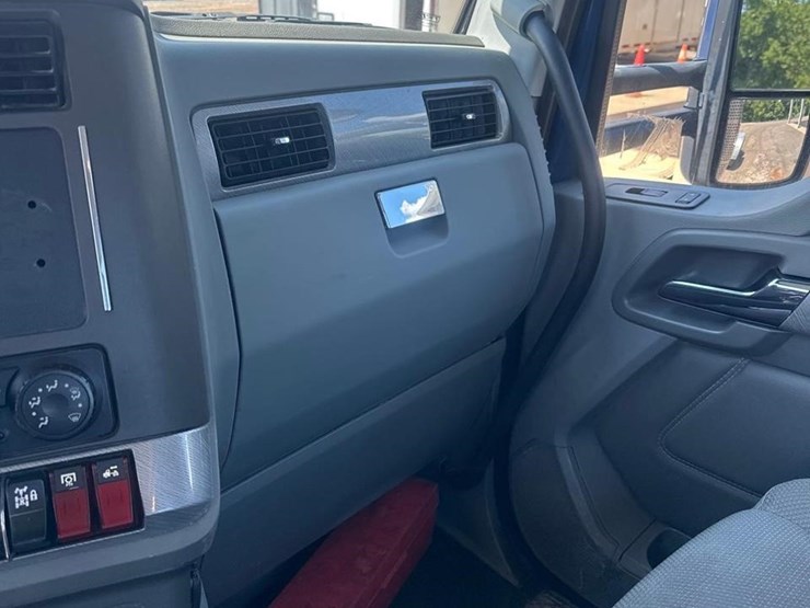 2018-kenworth-t880-image-23