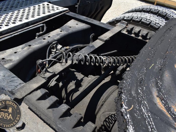 2011-kenworth-t660-image-52